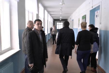 Республика Башкортостан. В Уфе родители учащихся школы №8 не согласны переводить детей в школу №95