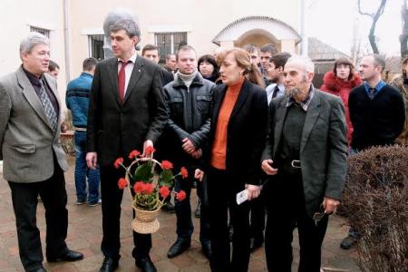 Коммунисты Луганской Народной Республики отмечают годовщину со дня освобождения Ворошиловграда от немецко-фашистских захватчиков