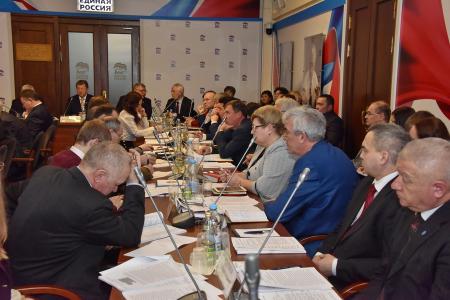 Коммунисты в Госдуме провели круглый стол по вопросу развития и освоения Арктики