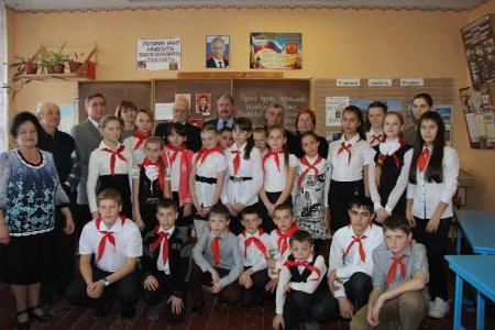 Республика Крым. В школе села Наташино Сакского района состоялся пионерский огонек