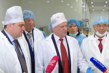 Г.А. Зюганов высоко оценил производственный потенциал Знаменского СГЦ в Кромском районе Орловской области