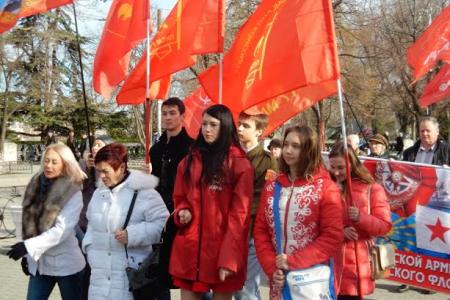 Севастопольские коммунисты торжественно отметили День Советской Армии и Военно-морского флота