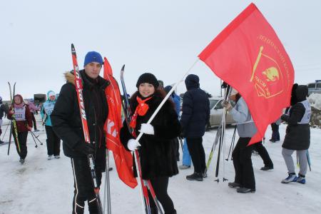 Рязанские коммунисты и комсомольцы приняли участие в массовой гонке "Лыжня России - 2016"