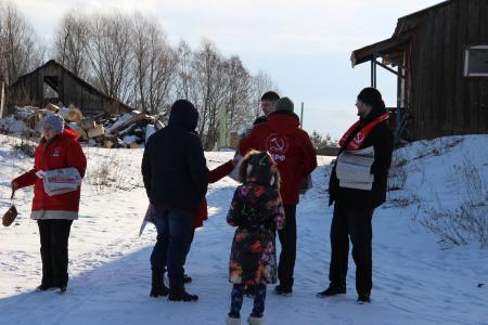 Коммунисты провели автопробег по Новгородскому району