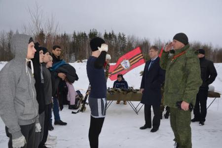 Московская область. Алексей Русских наградил победителей военно-спортивной игры «Юнармейские старты» 
