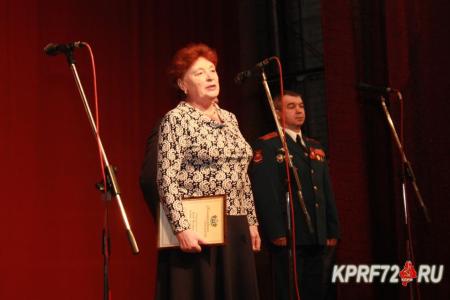 Тюменская область. Депутат-коммунист Тамара Казанцева поздравила городской клуб ветеранов с праздником Советской Армии
