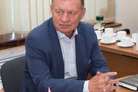 Депутат-коммунист Госдумы Н.И. Сапожников: "Парламент России так и не стал самостоятельной и независимой ветвью власти"