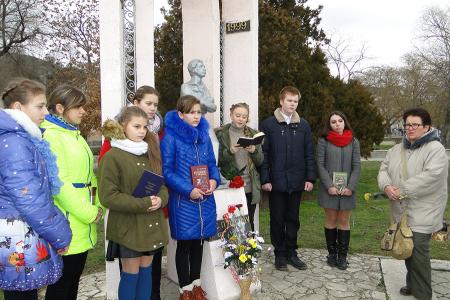 В Крыму коммунисты почтили память А.С. Пушкина