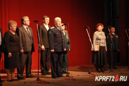 Тюменская область. Депутат-коммунист Тамара Казанцева поздравила городской клуб ветеранов с праздником Советской Армии