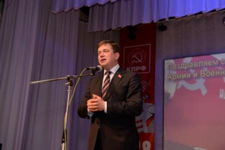 Новосибирск. В ДК «Прогресс» прошел праздник в честь Дня Советской армии и Военно-морского флота, организованный КПРФ