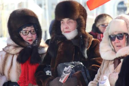 Якутия. Митинг КПРФ против нищеты и бесправия народа, в защиту армии и ветеранов