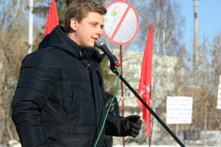 Свердловские коммунисты провели митинг за сохранение парка «Зеленая роща»