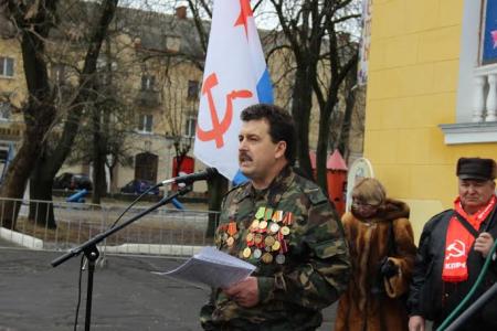 Брянские коммунисты отпраздновали 98-ю годовщину создания Красной Армии и Военно-морского флота