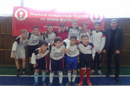 Команда из Донбасса выиграла детский турнир в Крыму, организованный спортклубом КПРФ
