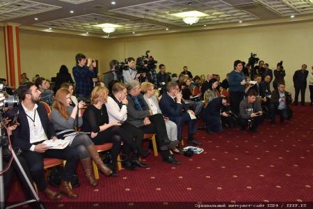 Г.А. Зюганов: Необходимо менять курс, а не играть в политику