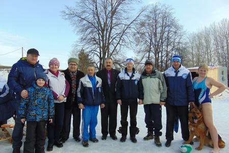 «За нашу Победу!». Акция алтайских «моржей» при поддержке КПРФ