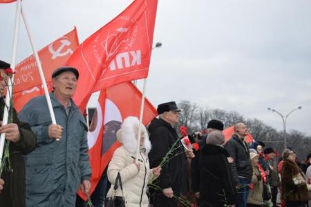Коммунисты почтили минутой молчания память героев-освободителей Ростова-на-Дону
