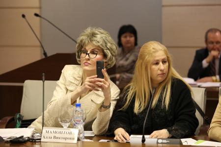 Рост смертности, скученность и социальная изоляция. В Мосгордуме обсудили проблемы нарушения прав москвичей в учреждениях соцобслуживания