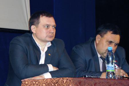 Алтайский край. Депутаты-коммунисты во главе с С.И. Юрченко совершили рабочую поездку в Чарышский район