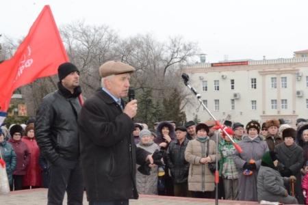 "Верните льготы народу!". Двухтысячный митинг КПРФ в Волгодонске