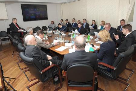 Депутат-коммунист Алексей Тренин провел заседание Экспертного совет при Комитете ГД по промышленности по вопросам компрессорного машиностроения и импортозамещения инженерных систем в строительстве