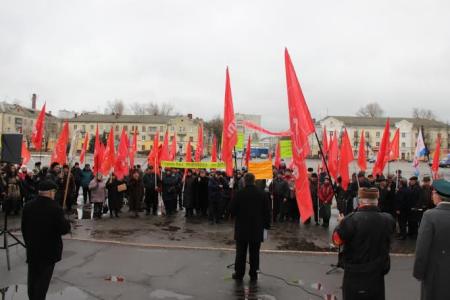 Брянские коммунисты отпраздновали 98-ю годовщину создания Красной Армии и Военно-морского флота