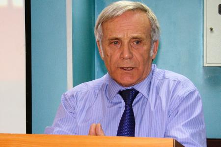 Алтайский край. На заседании политклуба барнаульские коммунисты обсудили формы и методы агитационной работы