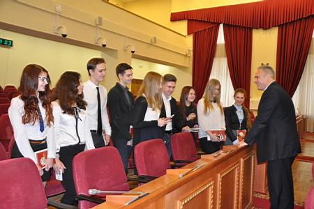 Ростовская область. Фракция КПРФ в Законодательном Собрании провела «круглый стол» для школьников