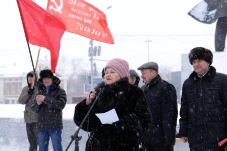 Новосибирские коммунисты провели митинг в защиту прав пенсионеров