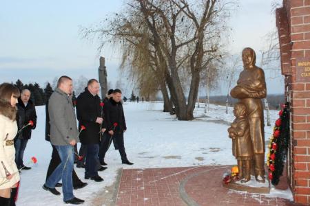 Участники патриотического форума в Волжском приняли обращение «Отечество в опасности!» к жителям Волгоградской области