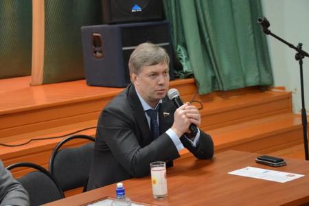 Московская область. «Пути выхода из кризиса нужно искать в программе КПРФ»: Алексей Русских встретился с жителями Серебряных Прудов