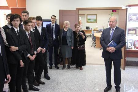 Депутат фракции КПРФ в Госдуме В.Н. Лихачев провёл в Госсовете Татарстана парламентский урок для старших классов Академического лицея  им. Н.И. Лобачевского
