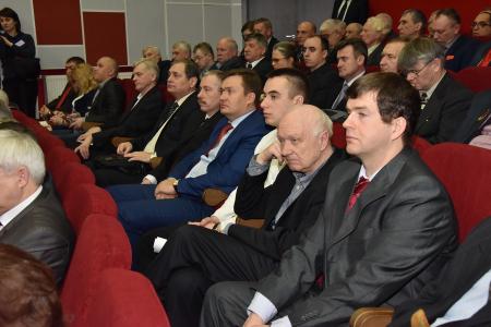 «Правда»: Опора на коллектив и на справедливость
