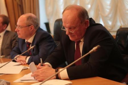 Г.А. Зюганов, С.А. Гаврилов и С.Ю. Глазьев обсудили перспективы приватизации и национализации с руководством и представителями крупнейших российских компаний