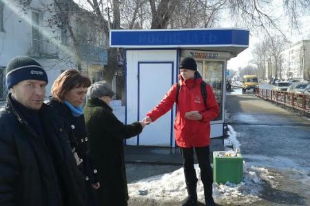 Самарские комсомольцы поздравили женщин с праздником