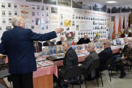Курганская область. Активисты КПРФ посетили музей локомотивного депо