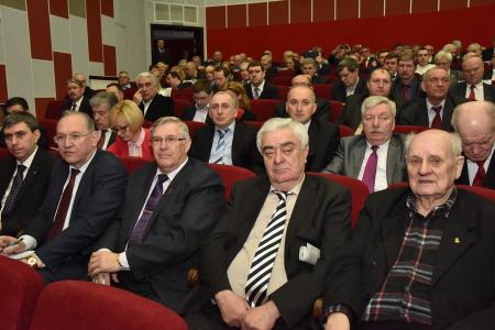 «Правда»: Опора на коллектив и на справедливость