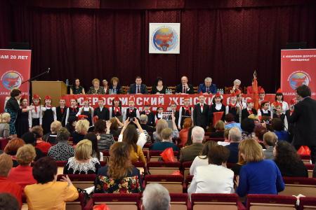 «Мы должны сплотить все патриотические силы и восстать против этого безумия». Г.А. Зюганов обратился к Всероссийскому женскому форуму с просьбой поддержать КПРФ на предстоящих выборах