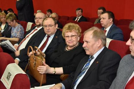 «Правда»: Опора на коллектив и на справедливость