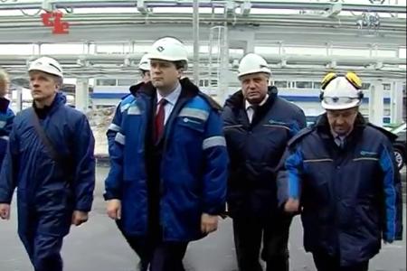 Телеканал "Че" показал репортаж о встрече Олега Лебедева с работниками Новомосковского химкомбината - крупнейшего налогоплательщика Тульской области