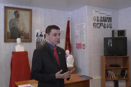 В Уфе в канун 63-й годовщины со дня смерти И.В. Сталина школьников пригласили в сталинский музей