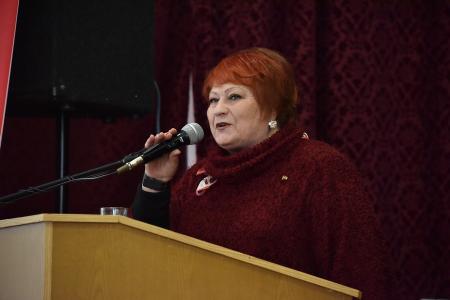 «Мы должны сплотить все патриотические силы и восстать против этого безумия». Г.А. Зюганов обратился к Всероссийскому женскому форуму с просьбой поддержать КПРФ на предстоящих выборах