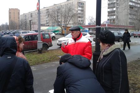 Москва. А.В. Потапов провел встречи с жителями района Богородское