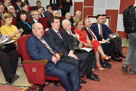 «Правда»: Опора на коллектив и на справедливость