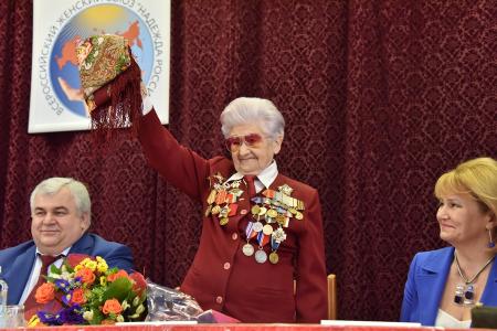 «Мы должны сплотить все патриотические силы и восстать против этого безумия». Г.А. Зюганов обратился к Всероссийскому женскому форуму с просьбой поддержать КПРФ на предстоящих выборах