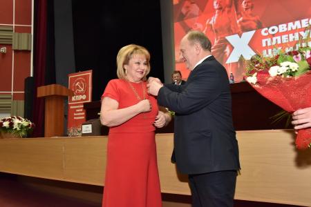 «Правда»: Опора на коллектив и на справедливость