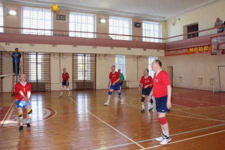 Команда “Вологда-КПРФ” – победитель первенства по волейболу среди ветеранов!