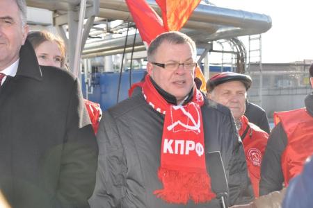 Коммунисты отправили 52-й гуманитарный конвой в Новороссию