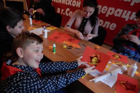 Севастопольские комсомольцы и пионеры верны заветам Ильича