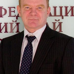 Приморский край. Город Артем. Коммунисты выясняют, за какие заслуги наградили государственной наградой местного чиновника